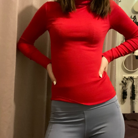 Red Tutleneck - Picture 3 of 3
